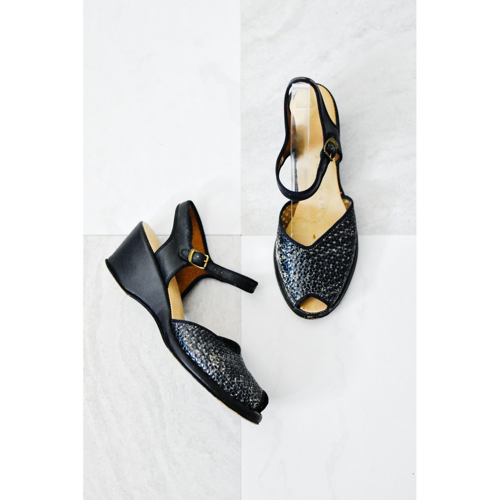 Vintage Wedge Sandals Womens 6 Dark Blue 1940s Peep Toe Ankle Strap Textured